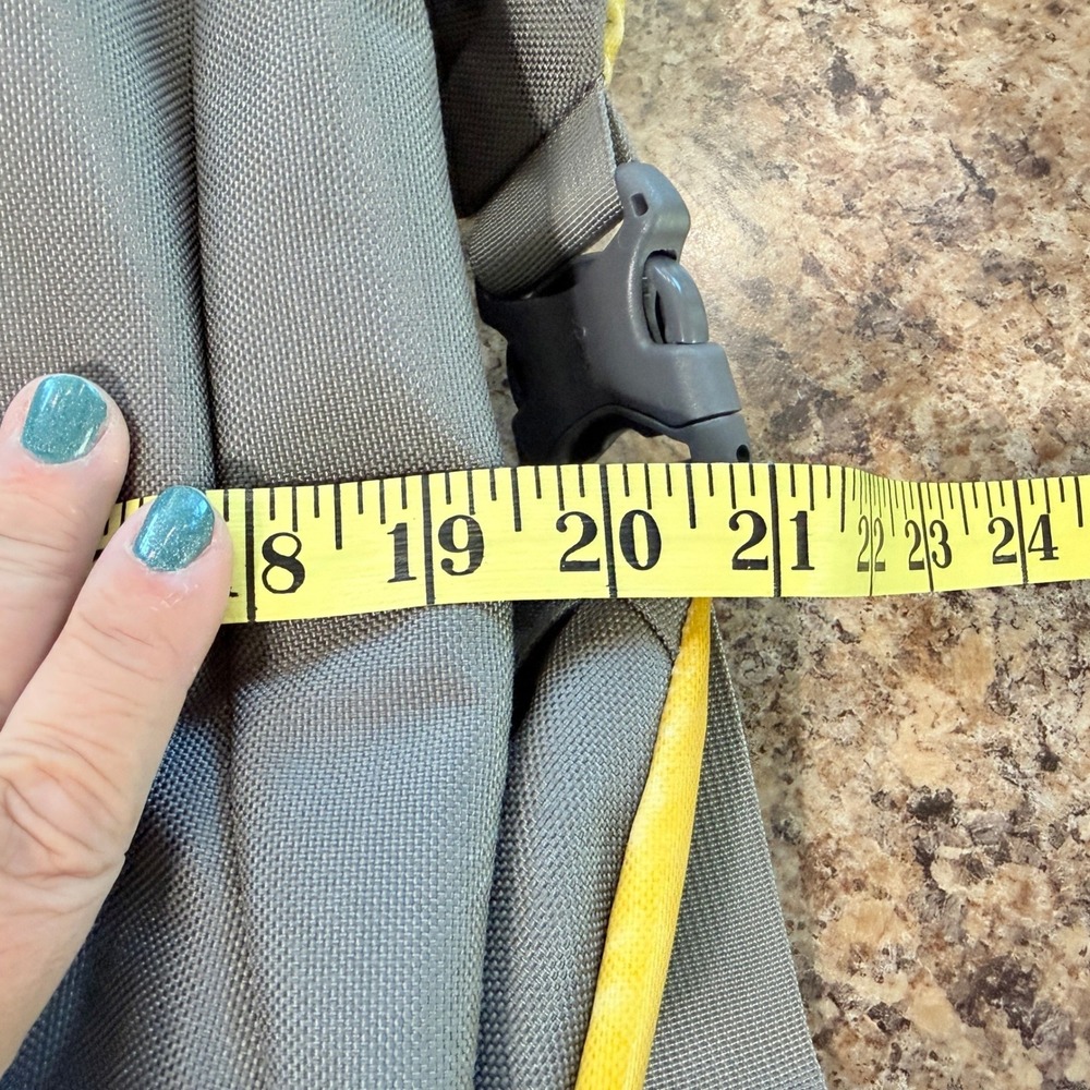 Mystery Ranch Street Zen Backpack Yellow Grey Hiking Commuter Daypack 25L - Picture 13 of 15